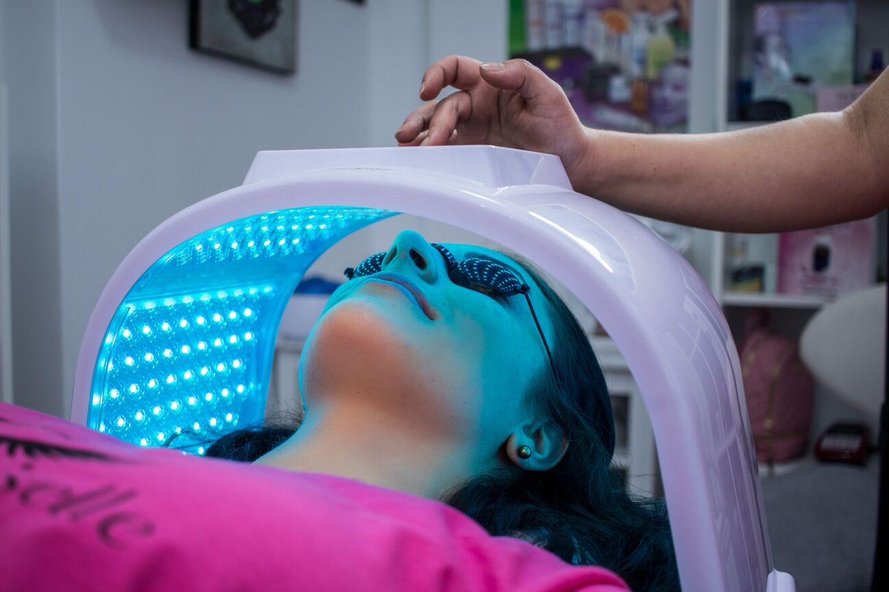 Microcurrent Facial Sculpting Roller Device